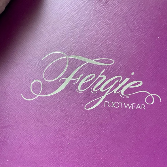 Fergies low cut fringe - Picture 6 of 6